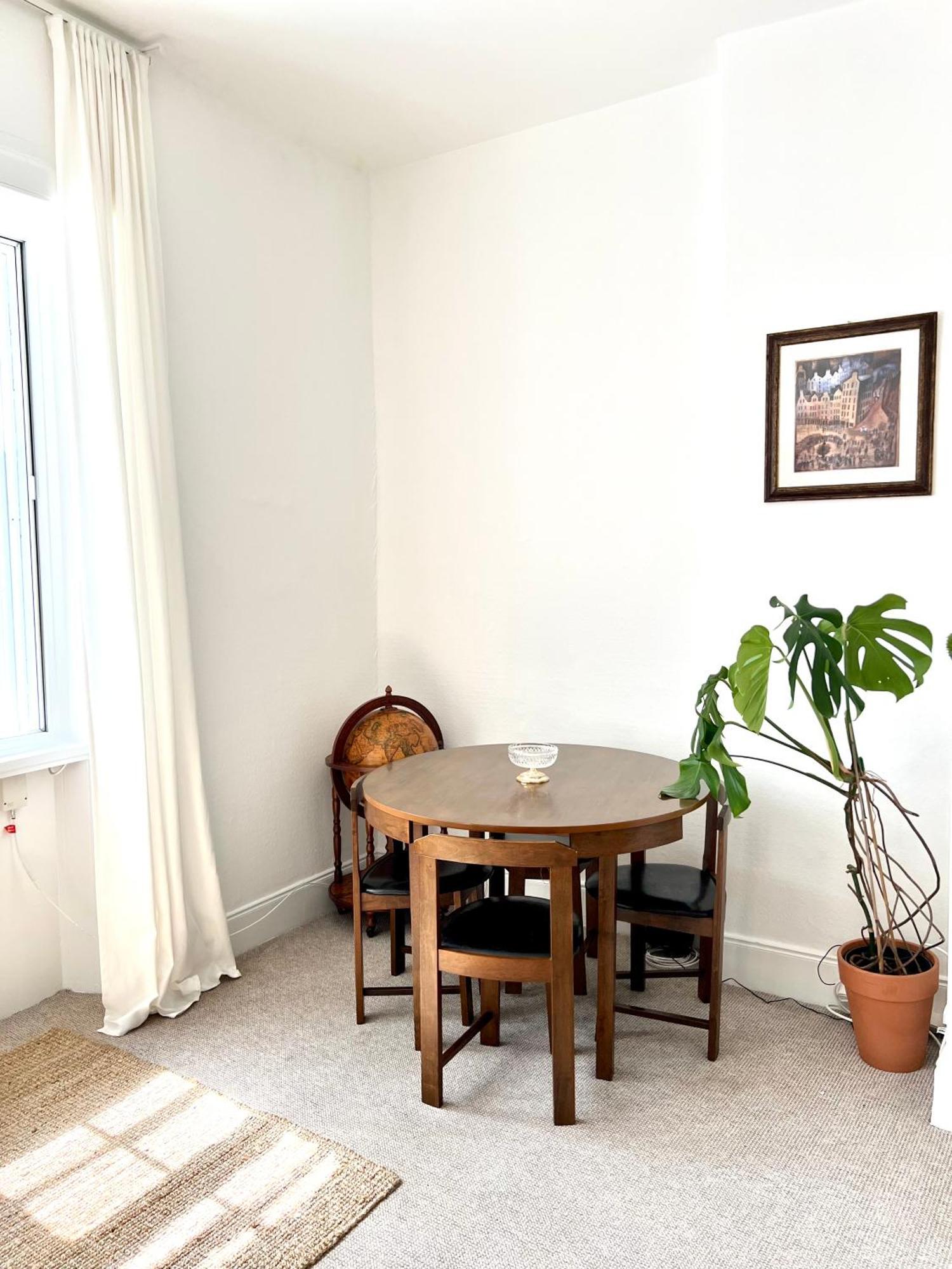Bright Old Town City Centre Apartment 에든버러 외부 사진